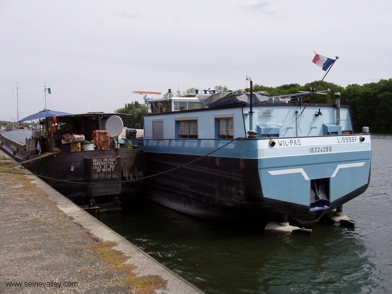 seinevalley_france_visit_conflans_barge_riverboat_péniche